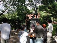 琵琶湖疏水散策 田辺朔郎氏銅像前