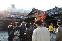 次の見学先、「稲むらの火の館」に到着。「稲むらの火の館」は、2007年に完成した「濱口梧陵記念館」と「津波防災教育センター」からなる新しい施設です。